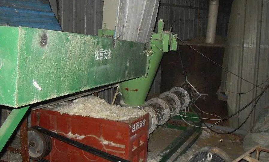 羽毛粉加工腥味、苦味、惡臭味混雜，看工業(yè)除臭劑如何快速除臭！
